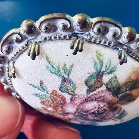 Vintage Western Germany 2" Floral Brooch Pin Sugar Enamel Gold Tone Distressed - Picture 4 of 4